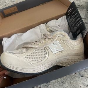 BRAND NEW! Bone 2002r New Balance
